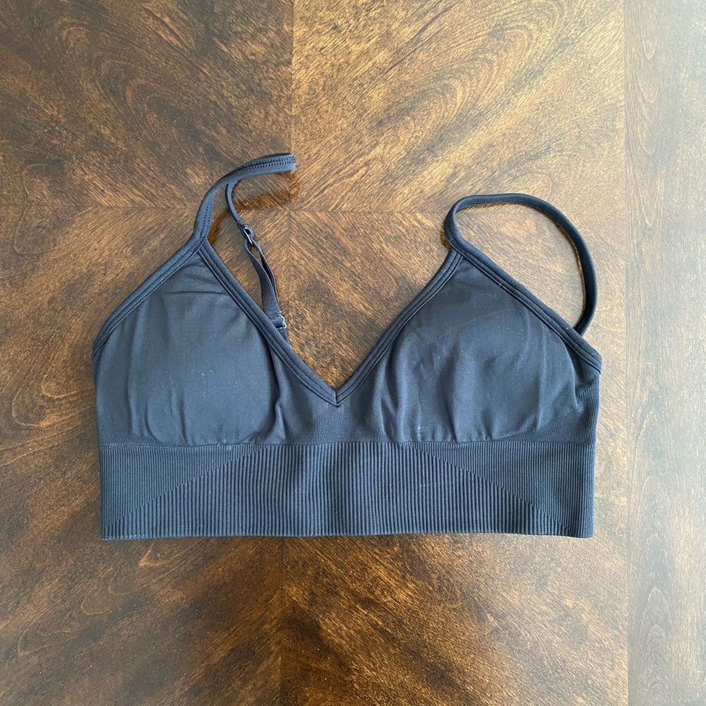 NEW WITHOUT TAGS LULULEMON light support bra!